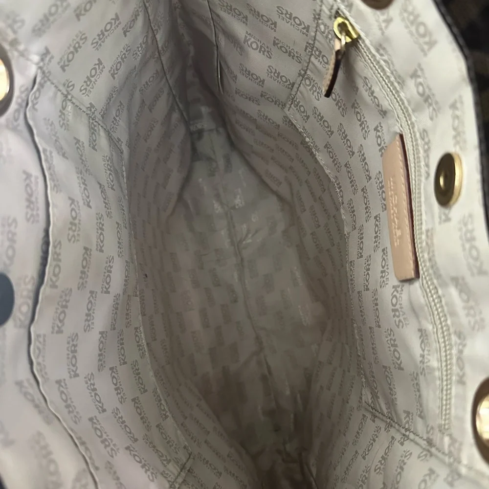 Michael Kors tote in signature MK monogram print - Picture 2 of 2